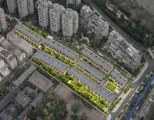泰和府选址城央核芯政务板块首辅路与岳中路交汇处，项目毗邻67公顷生态荆襄河湿地公园，拥享4公里河岸美景，项目周边商业、教育、生活配套完善，交通便捷，人文氛围优良。