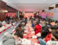 衡阳江樾云境SVIP内部认购品鉴会2月8日在星夜中盛启。自亮相以来，江樾云境始终备受市场瞩目，累计收获众多媒体曝光，接待意向客户及行业考察约1200组，市场热度持续攀升。在本次认购会现场，人气与认购热情更是达到高潮。宾客区座无虚席，洽谈区持续满负荷运转，喜报频传。